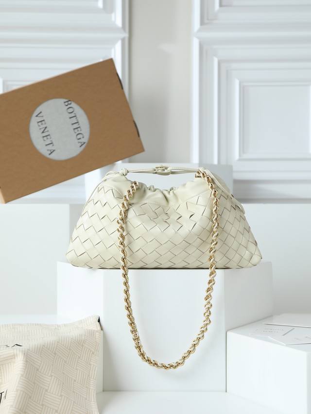 原厂皮 Bottega Veneta 2025新品女士Dustbag Notte手拿包 一经上市就很受欢迎的Dustbag出了链条款！！手拿式背法让人回忆起经典