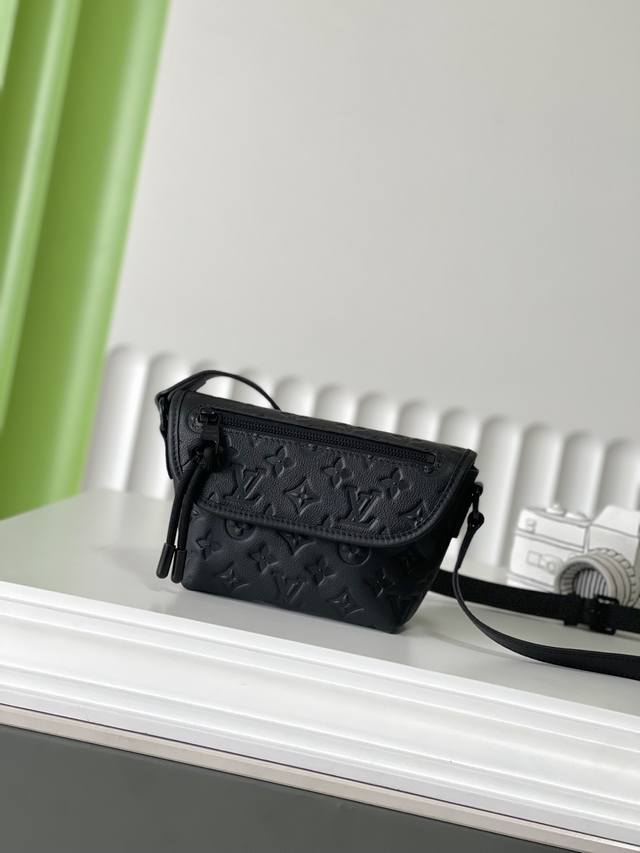 正品级 M12636 22.5×16×5 pulse 全皮邮差包 顶级原单 变码芯片 正品级 M12636 22.5×16×5 pulse 全皮邮差包 顶级原单 变码芯片