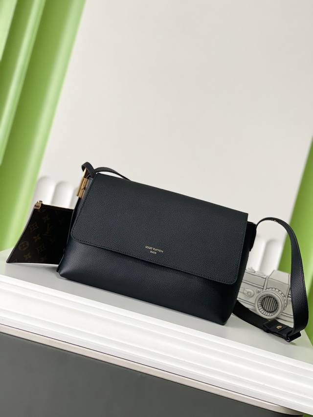 正品级 M13148 30×18×12 Low Key 全皮单肩包 顶级原单 变码芯片 正品级 M13148 30×18×12 Low Key 全皮单肩包 顶级原单 变码芯片