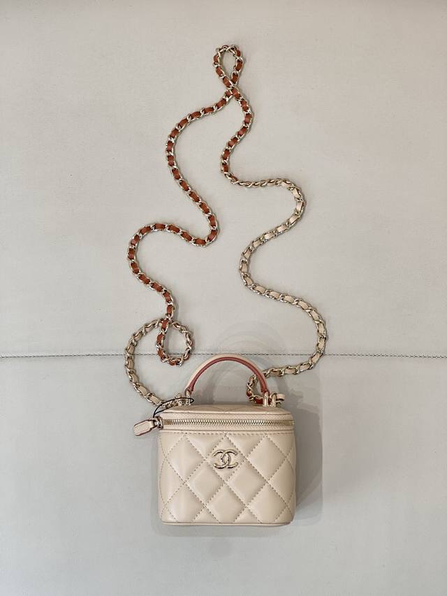 大号 、小号880 2198 Mini款 杏色 这个款在市面上非常难买，溢价高， 撞色手柄真的太好看太精致了 论华丽论浮夸还得是香奶奶