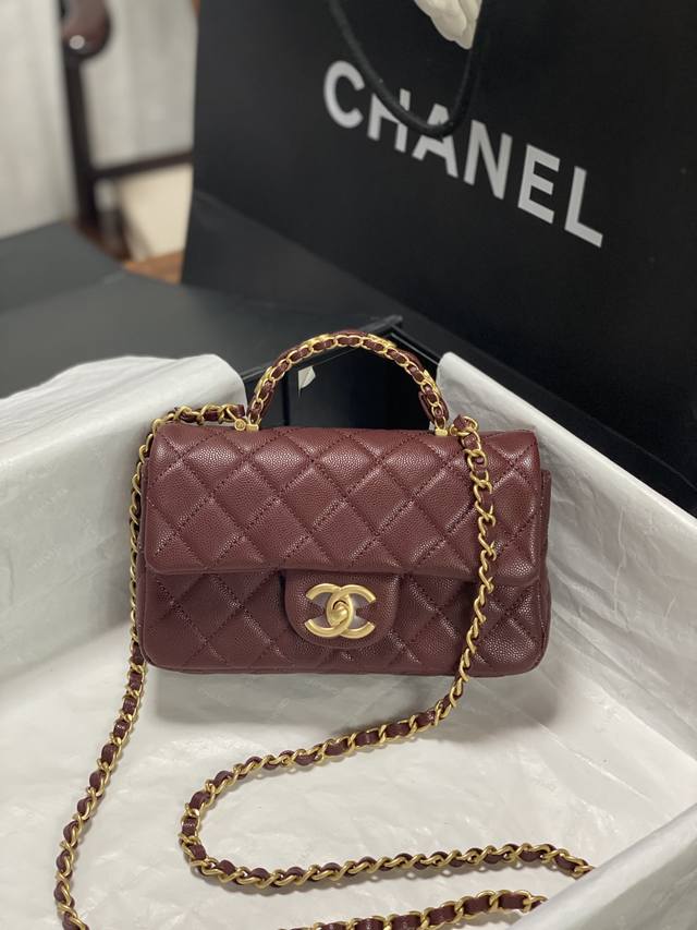 Chanel.2025B双C Logo手柄,Cfmini型号As5701#, 精致手柄 不是设计共享时尚颗粒牛皮配金属复古五金。质感,耐磨,耐用,经典设计风格。 Chanel.2025B双C Logo手柄,Cfmini型号As5701#, 精致手柄 不是设计共享时尚颗粒牛皮配金属复古五金。质感,耐磨,耐用,经典设计风格。