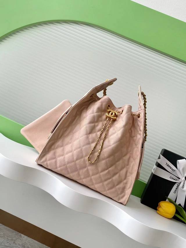 25C 球纹皮嘻哈包 香奈儿 Chanel Hobo 腋下包 嬉皮腋下包中号 复古金币纽扣抽绳水桶包+菱格纹+复古黑金 经典链条设计,高级感十足!日常出行必备, 25C 球纹皮嘻哈包 香奈儿 Chanel Hobo 腋下包 嬉皮腋下包中号 复古金币纽扣抽绳水桶包+菱格纹+复古黑金 经典链条设计,高级感十足!日常出行必备,