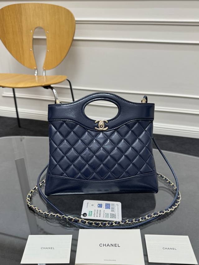 全新到货Zp开发 Chane124S手工坊迷你31Bag购物袋 包王”全新设计31Bag迷你Size时尚代表作31Bag经典再现了~满足了时髦精的在所期待啦..