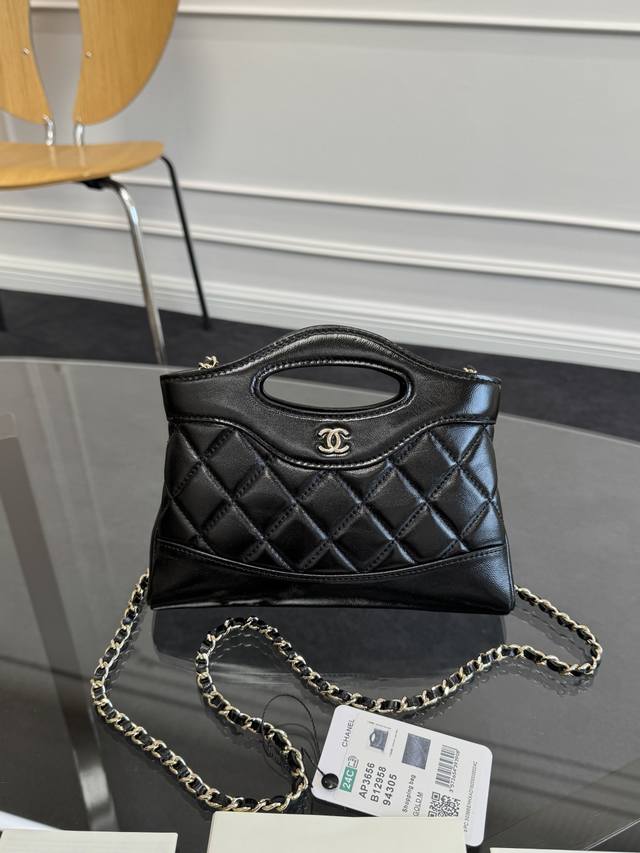 全新到货Zp开发 Chane124S手工坊迷你31Bag购物袋 包王”全新设计31Bag迷你Size时尚代表作31Bag经典再现了~满足了时髦精的在所期待啦..