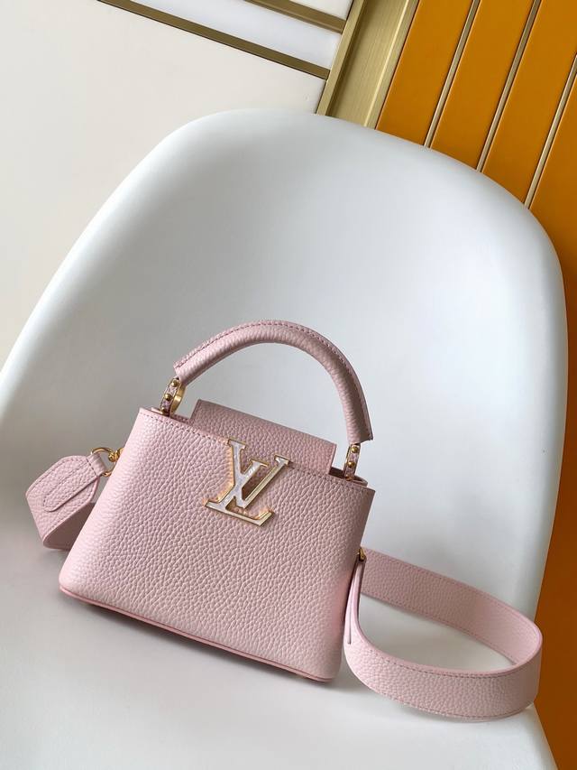 动态163 顶级原单 原厂皮 M58178粉色 M21150蓝色 此款 Capucines 迷你手袋由 Taurillon 皮革制成，顶部饰有 Monogram