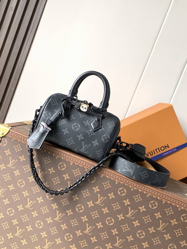 顶级原单，变码芯片 M24606黑花 M46970老花 M24474白花， Speedy18，在满足日常需求上搭配了精致小巧可自行多种穿戴方式的配饰，加上可拆链