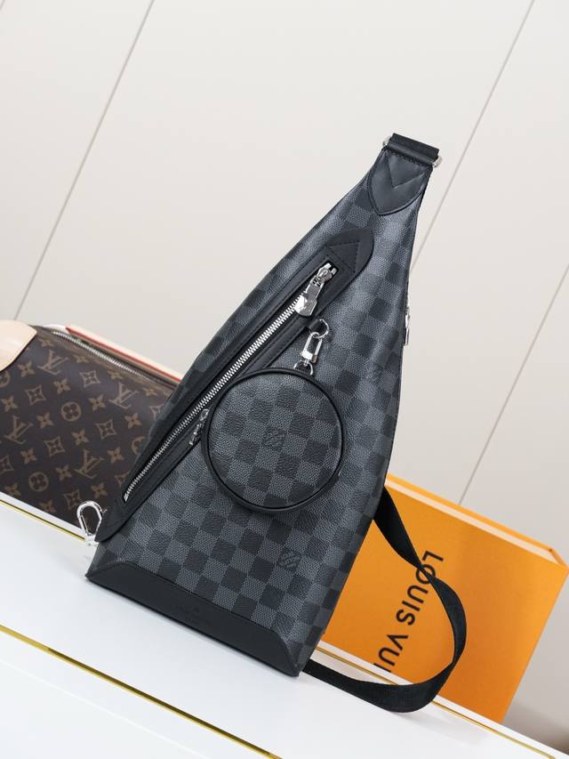 动态163C01芯片 M30936黑格 顶级原单 独家背景实拍 本款 Duo 单肩包拼接 Monogram 帆布和 Taga 牛皮革，以悠闲格调诠释多元潮流理念