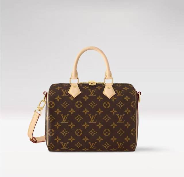 动态芯片 M41113老花 顶级原单 独家背景实拍 M46977 Speedy 系列手袋原为旅行者而设计，借由此名致敬 1930 年代蓬勃发展的捷运系统。此款