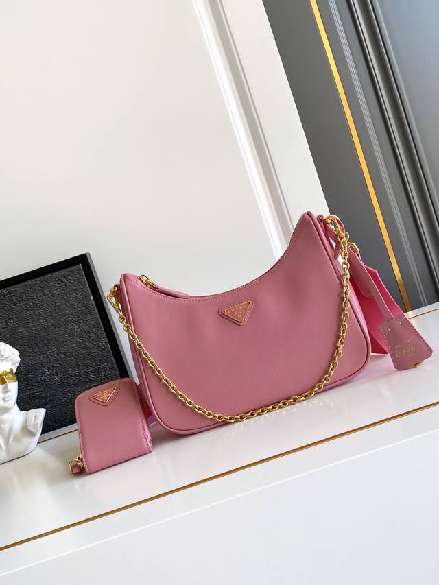 爆款升级版Baokuanqnylon Hobo手拎 腋下包原厂十字纹可拆卸p家 Re-Edition 2005 Saffiano皮革姓名铭牌，配钥匙扣 可拆卸可