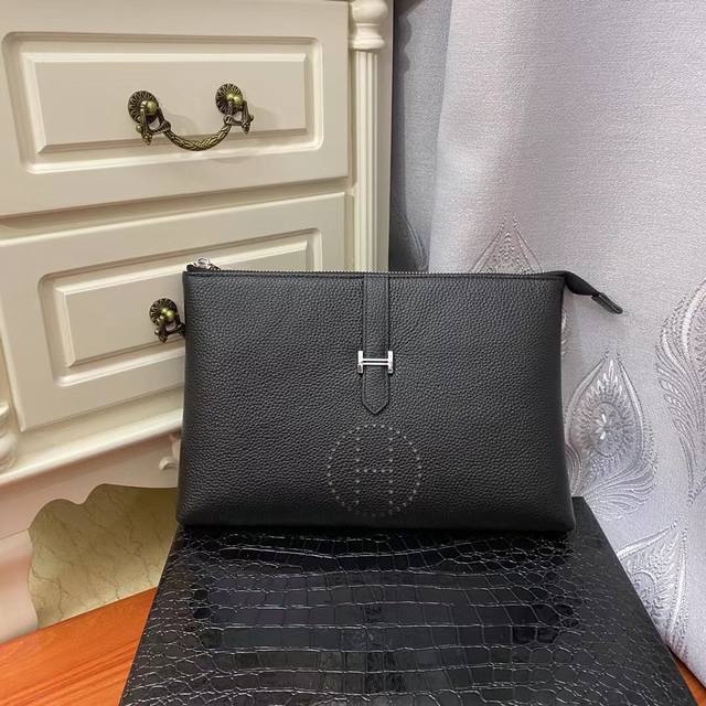 批￥ ～ 型号：33060-1 品牌名称 ：爱马仕Hermes..包 新款 产品规格 ：长28，高18，厚3～～配专柜盒子 产品材质 ：原版法国进口牛皮.. 产