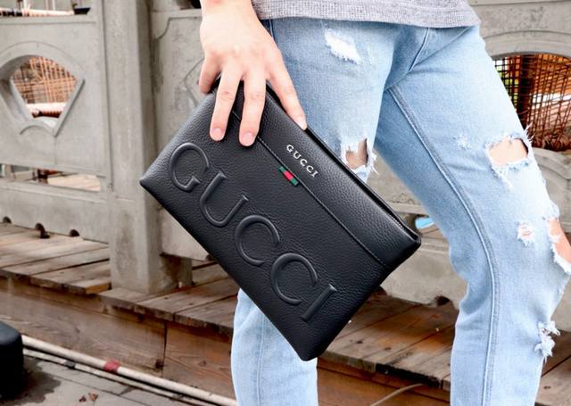 批￥ ～ 新款正品 型号：33208-1 古奇Gucci专柜热销款！顶级原版质量，正品购入打版！采用进口头摔纹牛皮进口高档五金，完美做工，跟正品一模一样，用料十