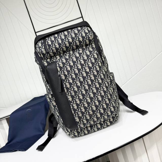 市场最高版本 原单品质 正品打版 保证进口头层牛皮，拒绝二层皮，拒绝超纤皮 Rider Soft 拉链双肩背包 米色和黑色 Oblique 印花面料搭配黑色粒面