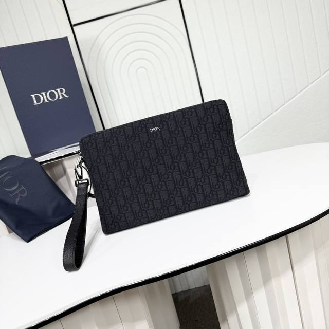 市场最高版本 原单品质 正品打版 保证进口头层牛皮，拒绝二层皮，拒绝超纤皮 Dior迪奥Oblique手拿包 型号：2Obca251Yse-H03E 米色和黑色