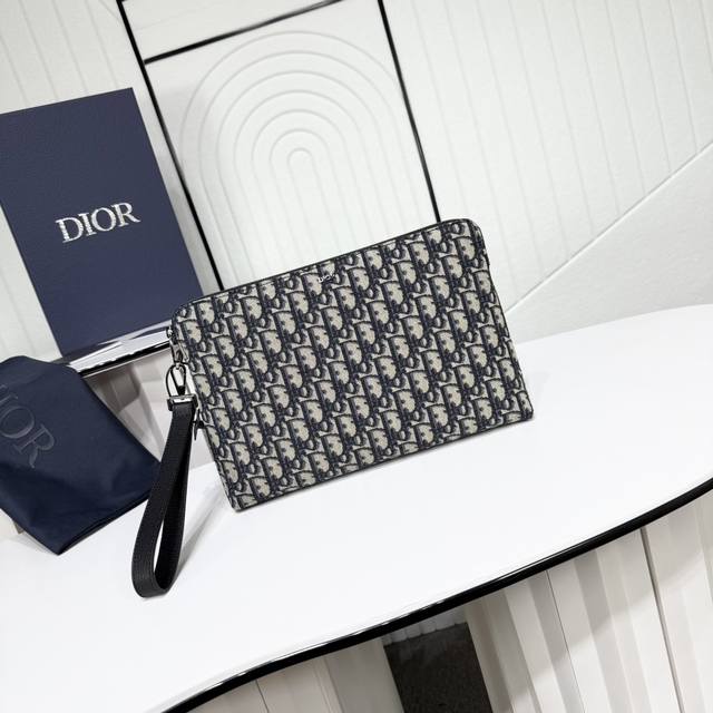 市场最高版本 原单品质 正品打版 保证进口头层牛皮，拒绝二层皮，拒绝超纤皮 Dior迪奥Oblique手拿包 型号：2Obca251Yse-H05E 米色和黑色