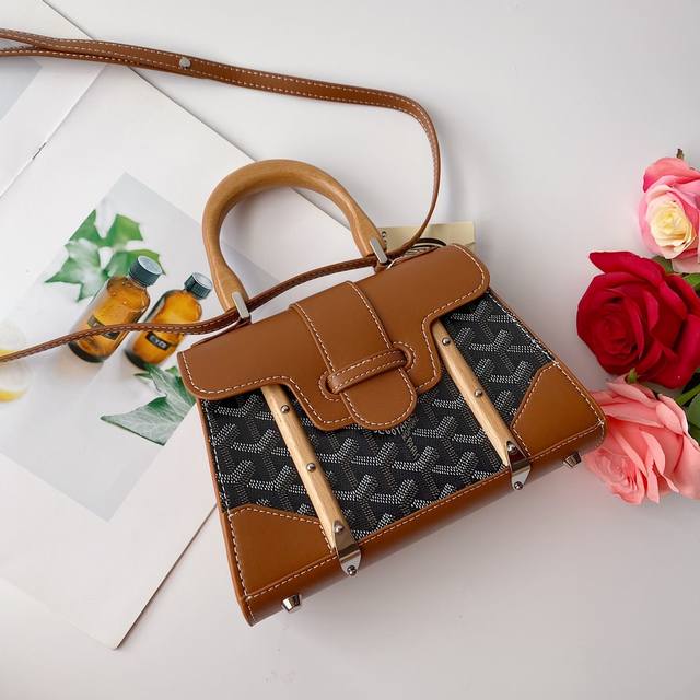 Goyard戈雅 硬版Mini西贡包，新尺寸更加精致讨喜更好驾驭，低调做工又完美、这款包优雅复古又不失风情让人很难拒绝的款式，专柜一包难求，物超所值原版皮，原版