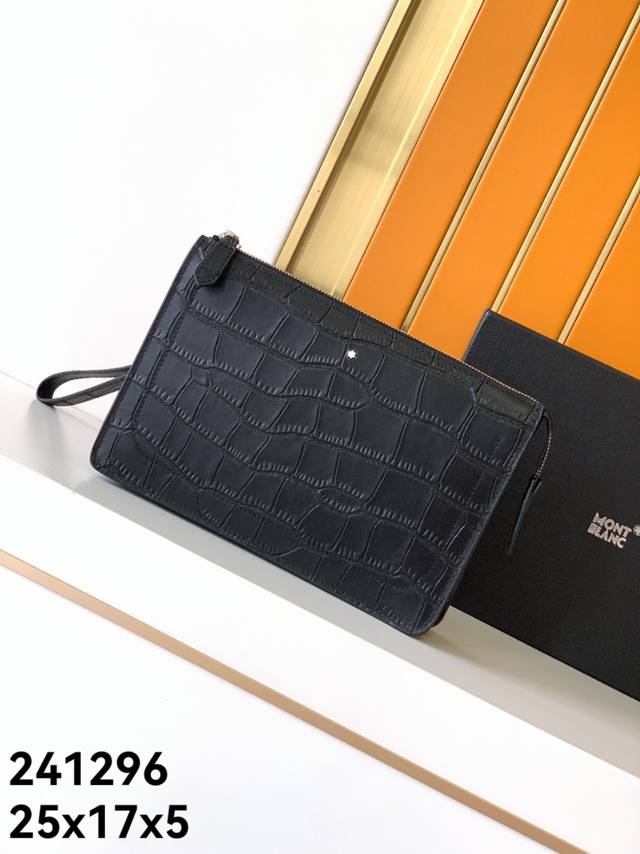 手包型号：新款241296#顶级原单货万宝家专柜同款：时尚高端款，高端鳄鱼皮配头层牛皮， 皮质手感超柔软，有内格多层加多卡位，专柜五金配件，配专柜盒子包装，尺寸