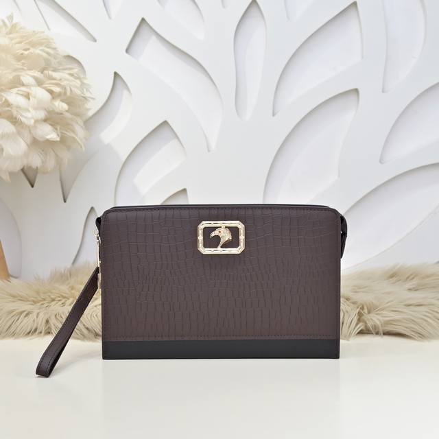 Stefano Ricci-史蒂芬 专柜最新款男士手拿包采用进口小牛皮制作 皮质柔软 纹路清晰可见 手感超赞 高贵五金 时尚鹰头金标 质量看得见 高档大气上档次