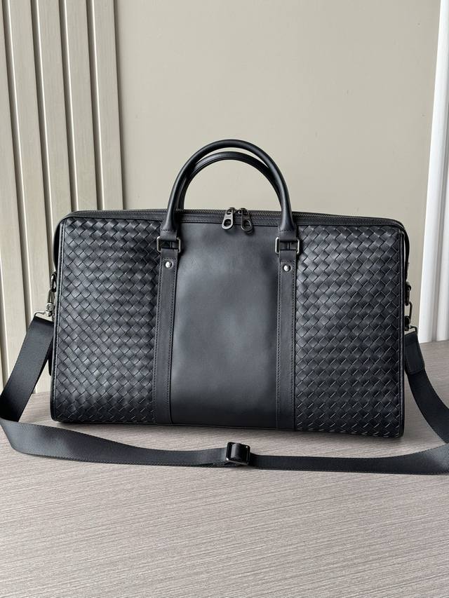 顶级专柜老鼠高端狠货2025最新火爆款Bv全皮编织旅行包大量出货啦,叫嚣专柜货顶级原单货纸上谈兵吹牛皮的咱不会，请让狠货说话。款式可以复制抄袭，材料做工骗不了懂