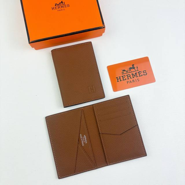 新品上新 Barenia Faubourg 小牛皮卡包 City 8Cc卡包，配有8个卡槽 Hermes 卡夹名片夹 材质:进口Togo牛皮 尺寸：8*11.5