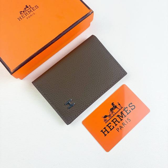 新品上新 Barenia Faubourg 小牛皮卡包 City 8Cc卡包，配有8个卡槽 Hermes 卡夹名片夹 材质:进口Togo牛皮 尺寸：8*11.5