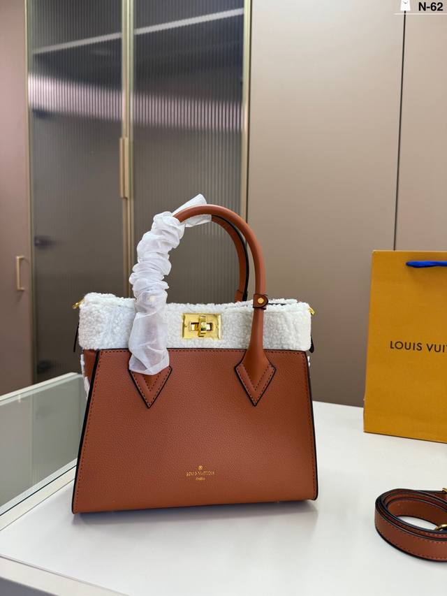 芯片版本 N-62尺寸25×20 Lv 路易威登 Onmy Side 单肩包入门级的款式哦！绝对的终身款！此物经典不言而喻！街拍和实用都是非常Nb的选择！