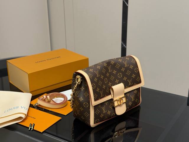 配折叠 高订版 Size：30.22Cm新款 不多介绍啦 懂货的来 这个品质欢迎货比三家 Lv达芙妮 配长肩带 此款对版细节高质量 非市场普通货 搜索 Lv 达