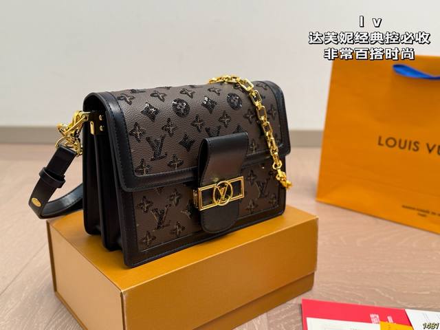 Lv达芙妮 经典控必收 很有气质 非常百搭时尚 上身颜值具高 街拍最热款 尺寸大号25 18 Lv达芙妮 经典控必收 很有气质 非常百搭时尚 上身颜值具高 街拍最热款 尺寸大号25 18