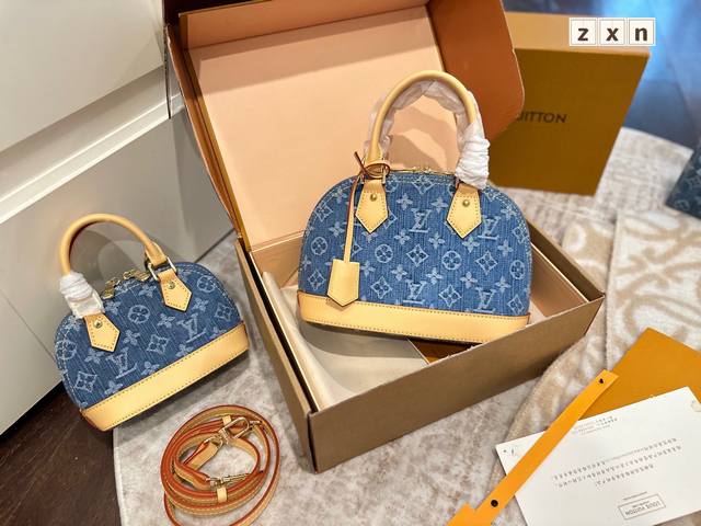 官网双盒包装 Size：18Cm 25Cm Lv牛仔手提贝壳包 25Ss 村上隆联名系列 Lv 这个Alma贝壳 太可爱啦！ 小巧又复古已经拎着溜达两天了~