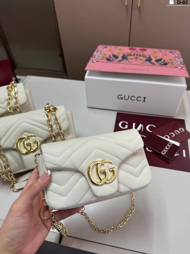 小 D-82尺寸25×13 22×12 17×9折叠盒飞机盒 酷奇Gucci马蒙链条包 容量真的很够用 个高的姐妹们可以闭眼入 真的是穿什么衣服都可以搭配