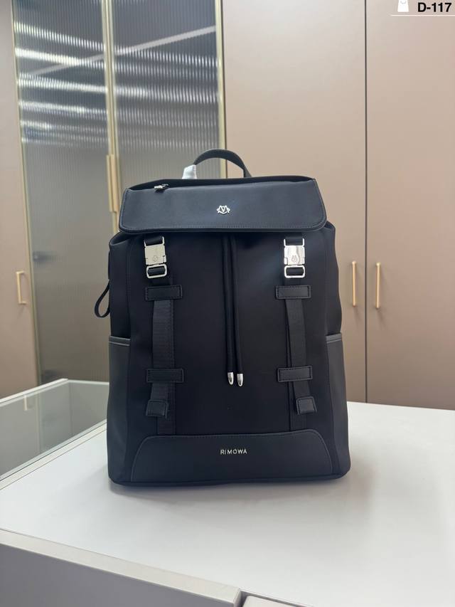 D-117尺寸32×40 日默瓦Rimowa双肩包 全新來自意大利製造的尼龍質地舒適度和手感再度昇華性價比更高，適合追求低調而奢華的你