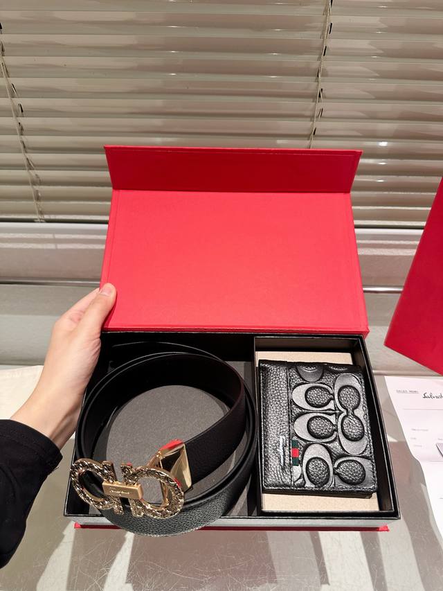 原单 钱包腰带 配礼盒 高版本！腰带 菲拉格慕牛皮皮带～热门款 男女通用皮带里面最火的版本啦～质量很好 全套包装！五金绝对不褪色 皮带头和专柜一样的哦～ 配礼盒