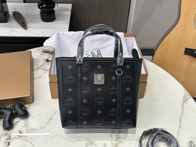 原单顶级 青岛代工赠送小狗挂件 全钢五金 Mcm 原单茶金 Mini菜篮子 茶金新款购物袋 菜篮子手提肩背超实用 原单正品东莞Mcm国内代工厂p代加工全包正品工