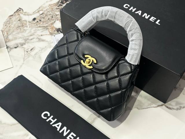 Chanel23Kkelly. 上身图来咯Chanel新款23K最火的一只包包来咯 大号Size完美手机妥妥放下真的复古到不行实物超级精致优雅有种巴黎女人的味道