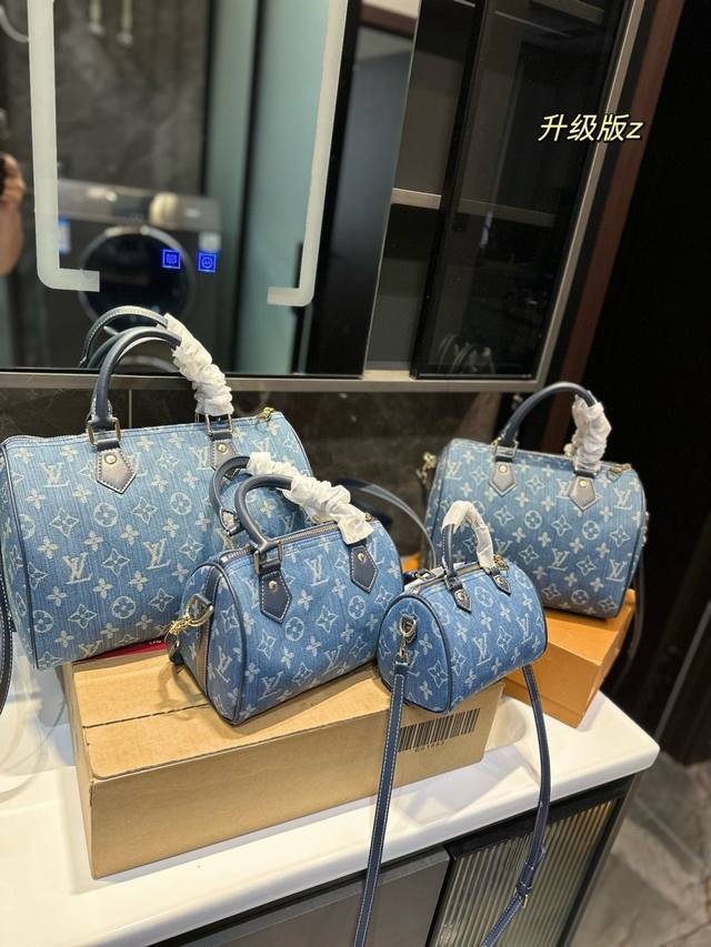 礼盒包装 Lv Nano丹宁牛仔枕头包 可可爱爱 将经典款式 变成Mini系列 是一个装的下可爱的小家伙 尺寸16×10 20×12 25×15 30×17