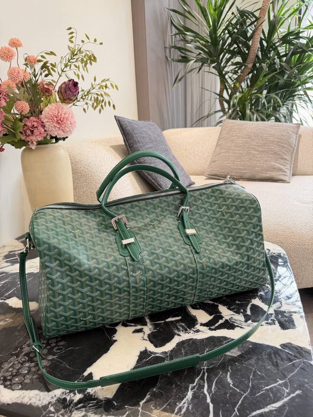 顶级原单 全钢锁头 Goyard Boston 50旅行袋 Goyard Boston 50旅行袋,经典老花帆布+低调灰色,简约又奢华十。50Cm黄金尺寸,容量 顶级原单 全钢锁头 Goyard Boston 50旅行袋 Goyard Boston 50旅行袋,经典老花帆布+低调灰色,简约又奢华十。50Cm黄金尺寸,容量