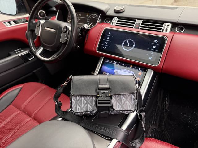 高端货 新款 “ Dior ”迪奥单肩包 Dior迪奥斜挎邮差包 Dior迪奥 Hit The Road 压花标志 Cd Diamond图案印花 帆布拼光滑牛皮