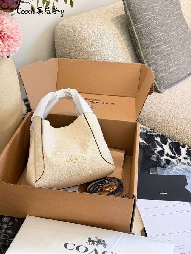 Coach｜Hadley菜篮子包 轻便手提斜挎均可 不挑年纪的经典款 每年会延续出新配色21Cm配盒子