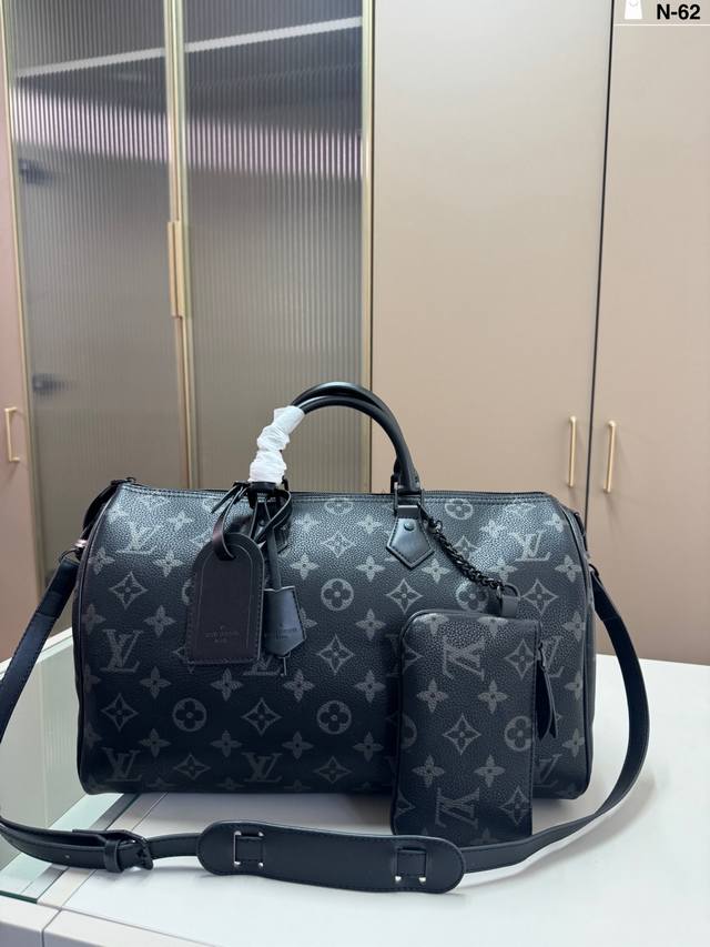 芯片版本 N-62尺寸40×23 Lv路易斯威登枕头包旅行袋 经典系列 时尚百搭独特的艺术气息 颜值高 日常出街首选