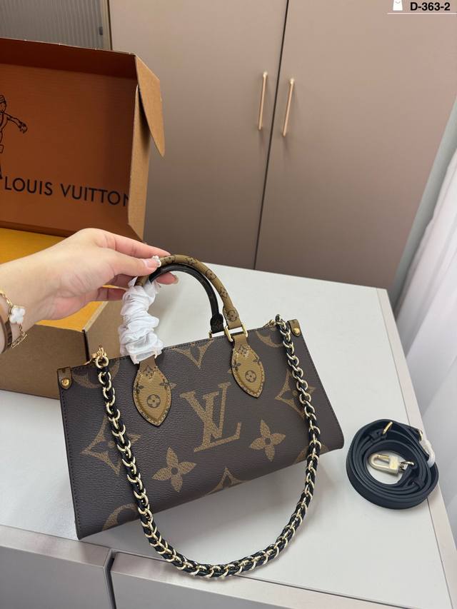 芯片版本 D-363-2尺寸27×15折叠盒飞机盒 Lv 横版丛林托特包 时髦拿捏住啦 不显老气好好搭啊 而旦貌美气质加成好高的呀~ 爱死了这份从容优雅