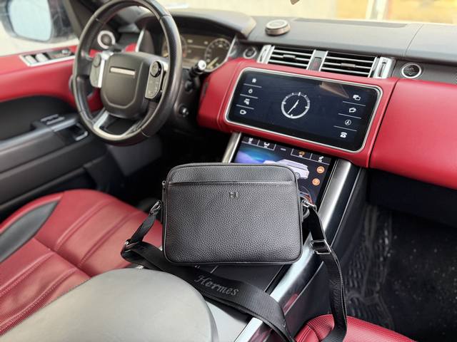 高端货 新款 “ Hermes ”爱马仕单肩包 爱马仕牛皮单肩斜挎包 可调节肩带磁吸扣开合 粒面软皮 头层牛皮 单肩斜挎包 男款 黑色 超高清五金Logo标志、