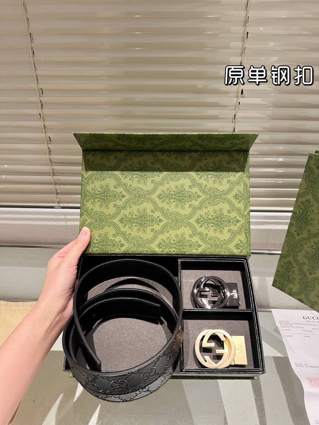 双头 钢扣 高版本！腰带 Gucci牛皮皮带～热门款 男女通用皮带里面最火的版本啦～质量很好 全套包装！五金绝对不褪色 皮带头和专柜一样的哦～ 配礼盒手提袋发票