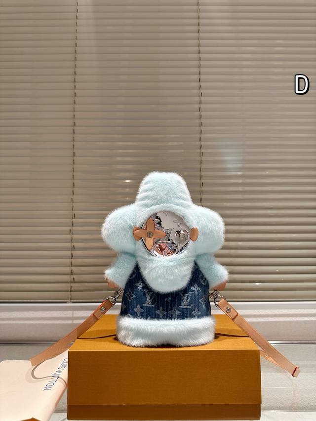 配礼盒 Lv圣诞鑫限定 奶呼呼的Baby Blue 好可爱的薇薇安娃娃手机包 奶呼呼的我一口一个 尺寸14.22Cm