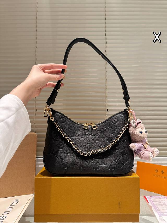 配盒 配挂件 Size：29*16Cm Lv 中古款牛角包 Vintage 经典单肩包 配置肩带链条 单肩斜挎都无敌好看百搭！