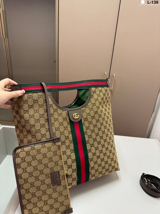 L-139尺寸34×37 Gucci 古驰 托特包 Gucci 2025新款Giglio托特包就走不动道了！，背上就是行走的复古画报，深色单宁色，酷飒新选择：相
