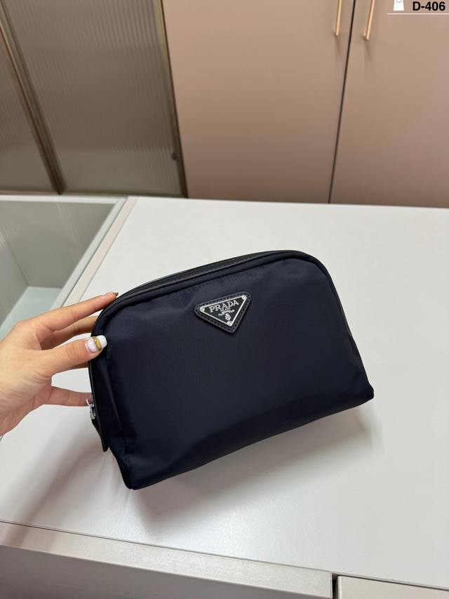 D-406尺寸23×16 prada 普拉达 Re-Nylon 尼龙布手拿包男士手包 洗漱包 帆布实物拍摄 原厂原版面料 配送防尘袋