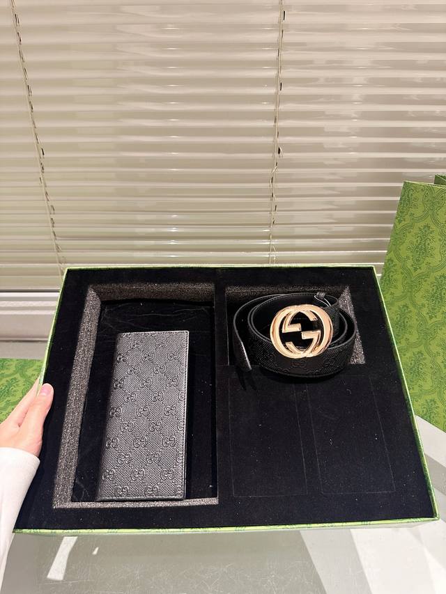 原单 钱包腰带 配礼盒 高版本！腰带 Gucci牛皮皮带～热门款 男女通用皮带里面最火的版本啦～质量很好 全套包装！五金绝对不褪色 皮带头和专柜一样的哦～ 配礼