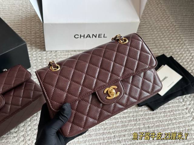 鱼子酱 配全套包装 Size：23Cm 小香家 Cf我们一直很用心在做 秒杀其他市面上的货 鱼子酱 升级版 很舒服的一种！ 不管您是谁 稳稳Hold住哦