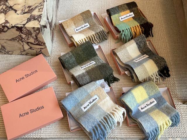 配盒 Size:200*28Cm Acne超绝彩色围巾 适合秋冬所有节日 超级百搭 氛围感十足超级美啦