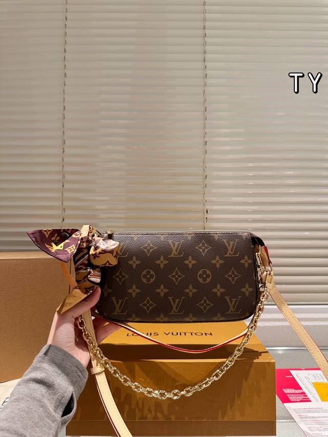 顶级原单 图片全套包装 多年的大麻将改款了，10.1 上市，虽然变化和老款不大，但这次加了链条的肩带方便斜挎十内里隔层也方便放手机和卡等，包的名字改了，意味着单