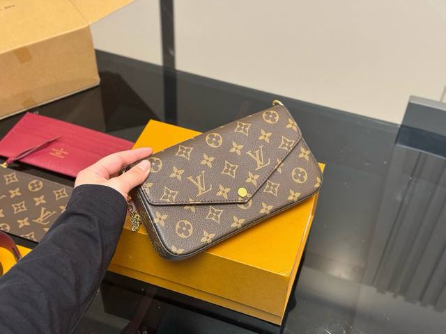 配折叠盒飞机盒 Size：22*13Cm Lv 三件套 最好用最方便的一款 三合一包包 质量全面升级 原版布内里